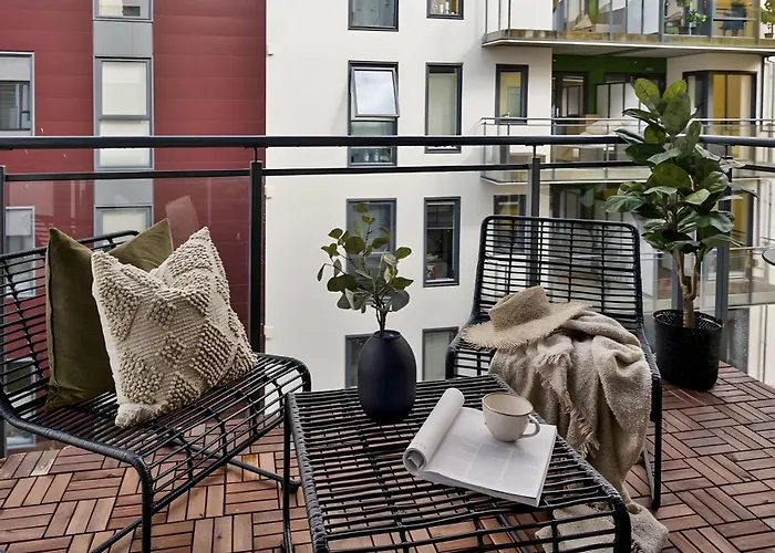 Modern In The Center Of * ברגן